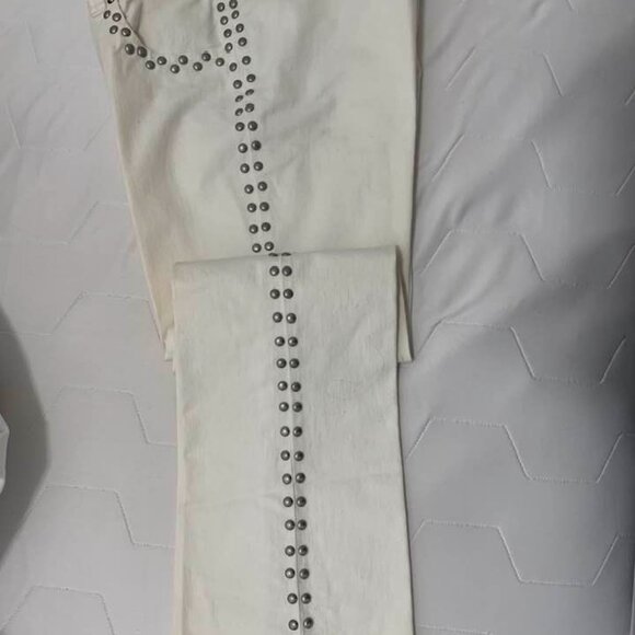 White studded jeans, size 16, low rise, flare leg, stretch quality denim $25 - Picture 6 of 6